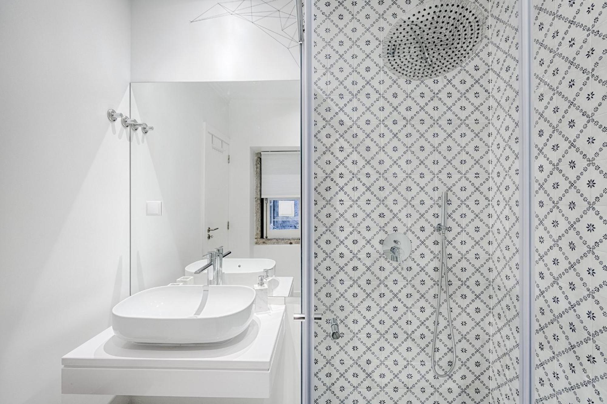 Architectural Gem In Bica Apartment Lisbon